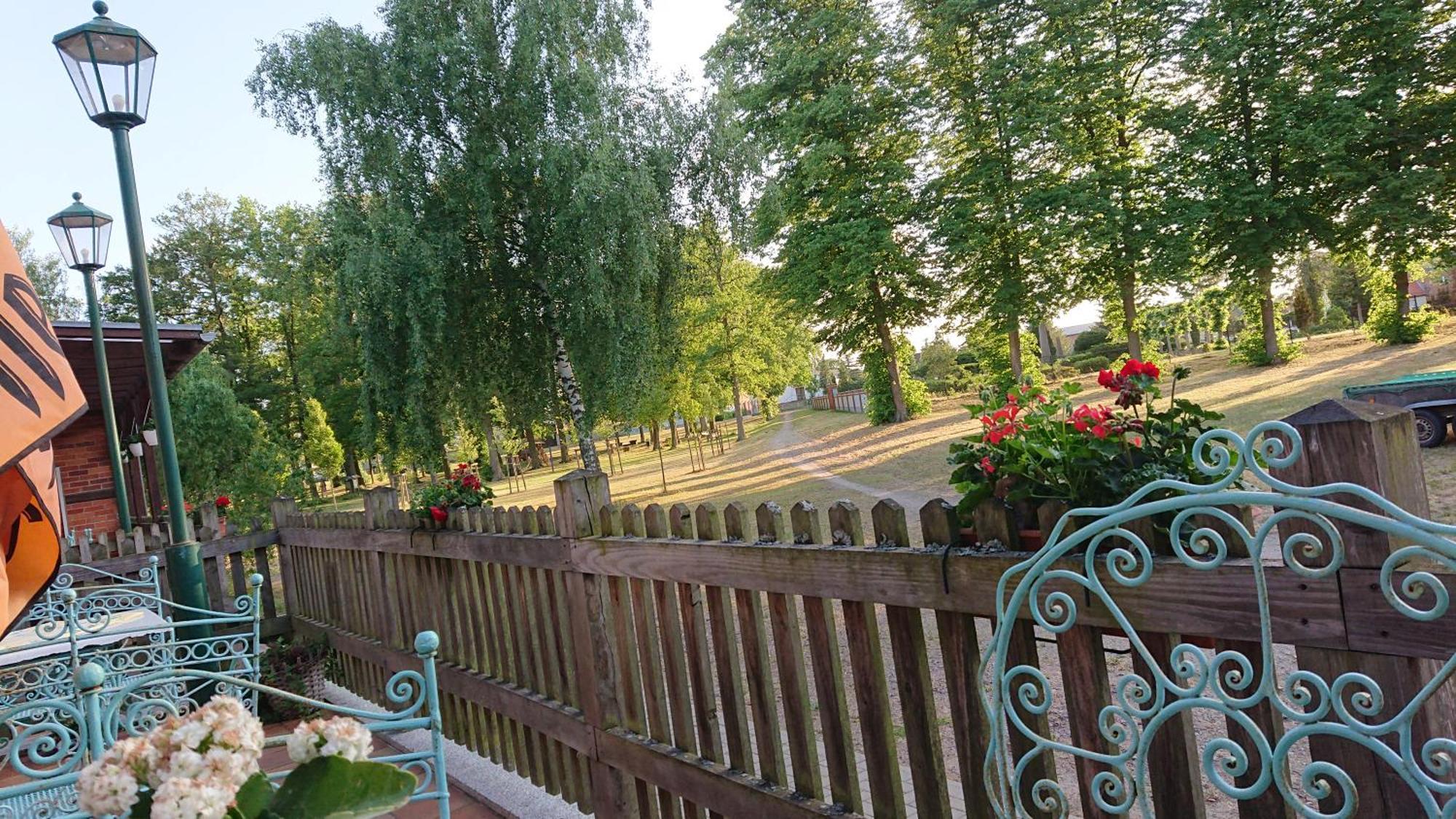 Hotel Schuetzenhaus Lenzen Bagian luar foto